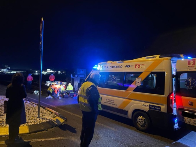 Gravissimo incidente, donna investita sulla provinciale