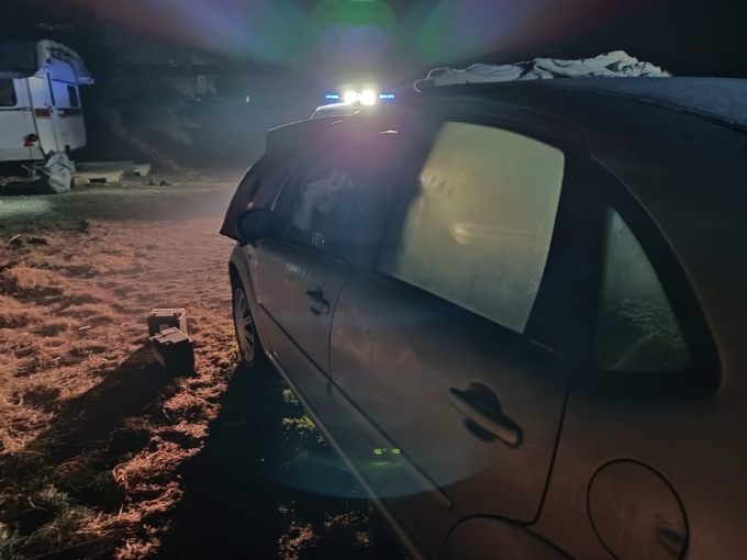 Gli sparano mentre è seduto in  auto: 26enne salvo per miracolo