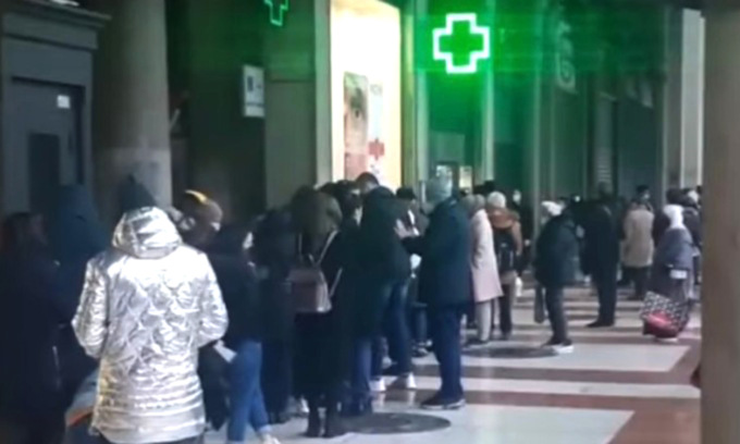 Caos tamponi: le farmacie evitano il collasso del sistema