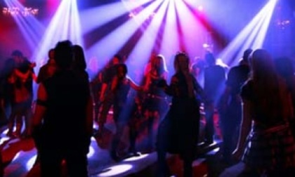 Trenta persone ballavano la notte di Capodanno: locale chiuso dai Nas