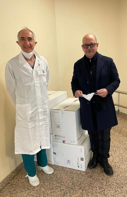 Mascherine per l’ospedale e vestiti per i senzatetto: ennesimo gesto solidale del Rotary Manerbio