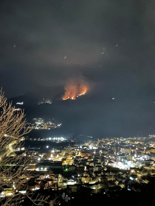 Incendio a Edolo, ancora paura nella notte