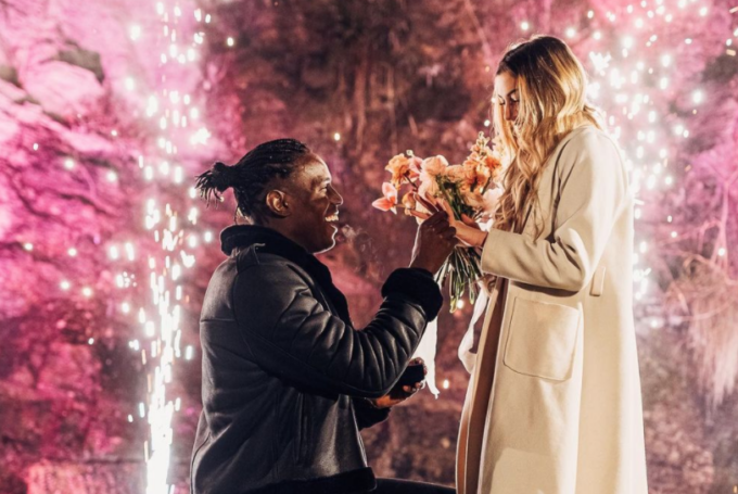 Enock, fratello di Mario Balotelli, e la fantastica proposta di matrimonio alla fidanzata