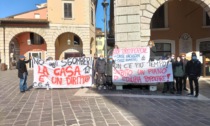 Collettivo in piazza contro gli sgomberi e l'assenza di alloggi popolari