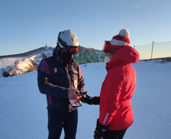 Va a sciare con il Green Pass del fratello, 60enne viene scoperto dalla Polizia di Stato