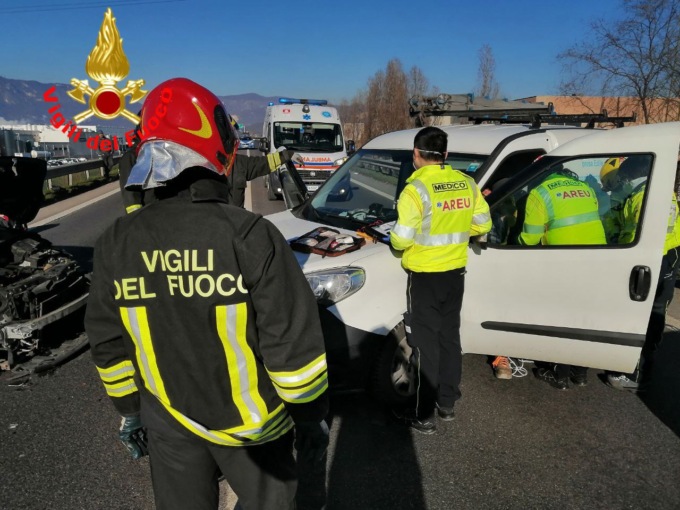 Incidente sulla Provinciale, tre i veicoli coinvolti