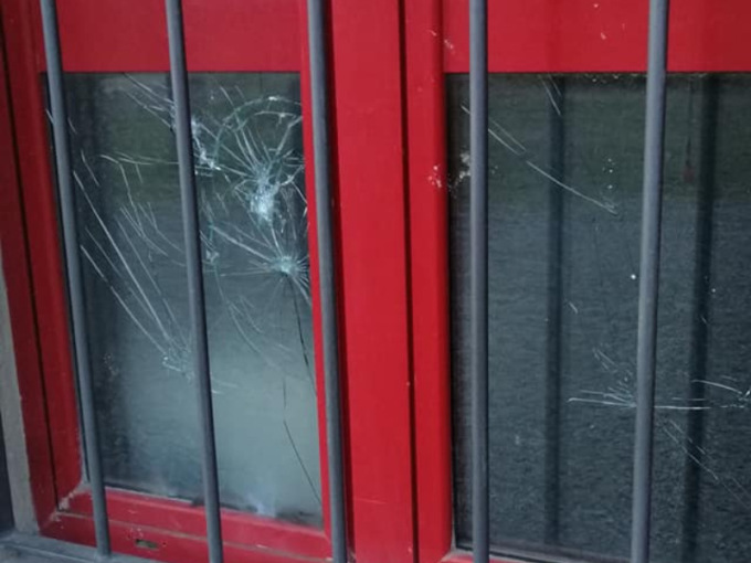 Atti vandalici alla sede degli Avieri al parco Pertini