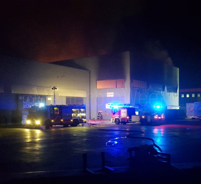 Incendio ad Alfianello, in fiamme tonnellate di plastica