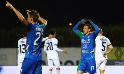 Feralpisalò, sconfitta in casa 0-3 dal Pro Vercelli