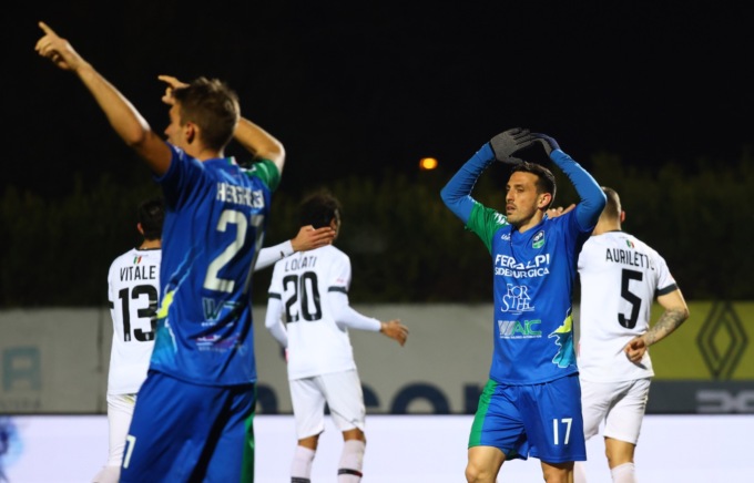 Feralpisalò, sconfitta in casa 0-3 dal Pro Vercelli