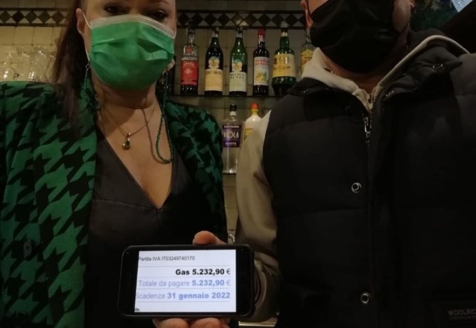 Caro energia, le bollette a cifre lievitate accendono la protesta