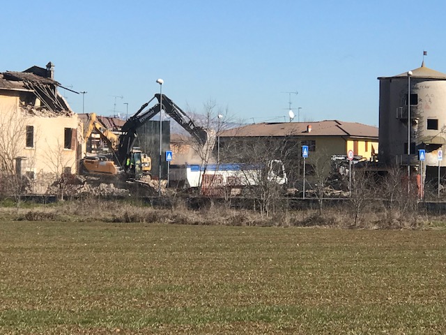 Cominciata la demolizione delle “Piccinelle”