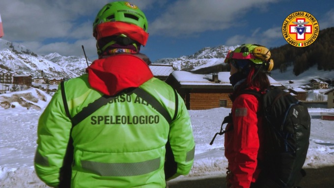 Partono per scalare una cascata di ghiaccio ma perdono l’orientamento, interviene il Cnsas