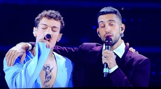 Blanco, la vittoria a Sanremo e il compleanno speciale sul lago di Garda