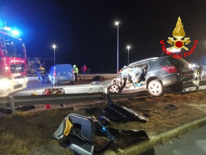 Schianto nella notte a Esine, due in gravi condizioni