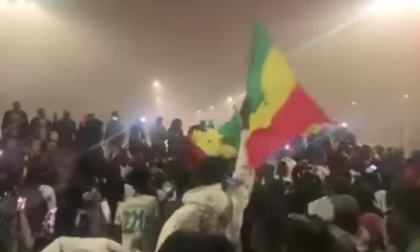 Il Senegal vince la Coppa d'Africa, in centinaia in Piazza Repubblica per festeggiare