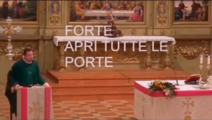 “Apri tutte le porte” nell’omelia di don Matteo, succede sul Garda