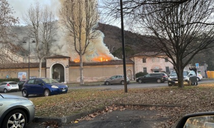 Divampano le fiamme, ad essere interessato un deposito dell’ex Villa Gnecchi