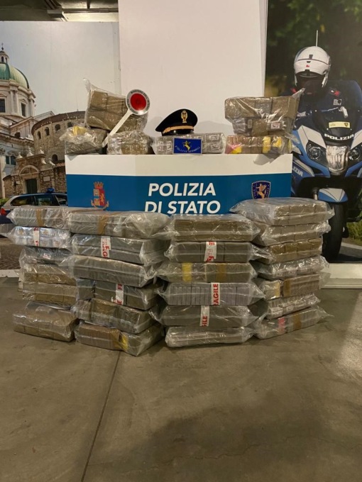 Maxi sequestro di droga internazionale, in manette un 23enne