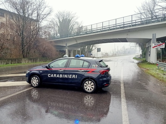 Donna minaccia di buttarsi dal ponte, attivata la macchina dei soccorsi