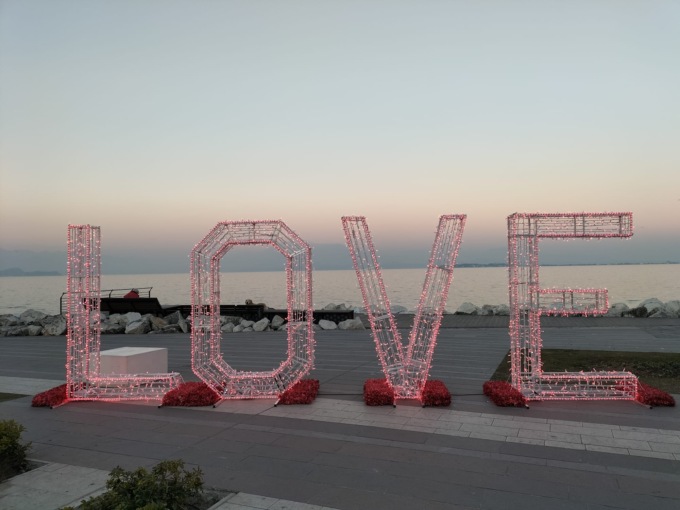 Desenzano del Garda in love: la città si accende di romanticismo