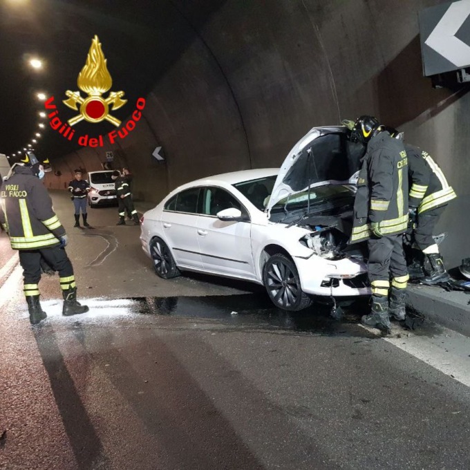 Incidente in galleria, coinvolto un 35enne