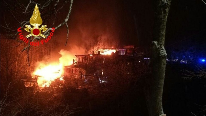 A fuoco un’abitazione a oltre mille metri di altezza, l’intervento