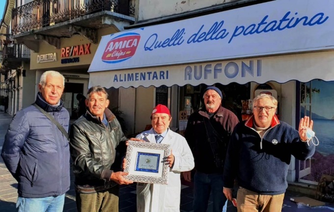 Giovanni Ruffoni premiato dalla Tirlindana del Basso Garda