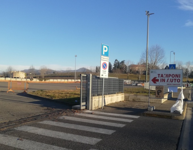 Tamponi drive through: chiuso anche Iseo, servizio dirottato a Rovato