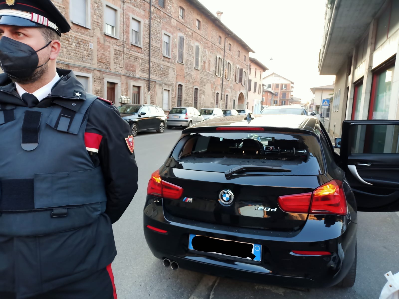 Viaggiare con mazza da baseball in macchina è reato 