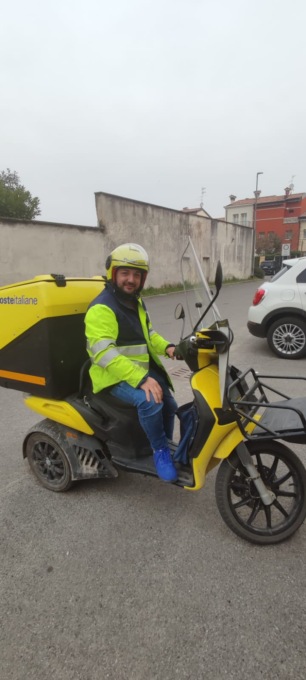 Poste Italiane: sono entrati in servizio in provincia di Brescia 97 nuovi portalettere