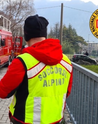 Infortunio ad una caviglia a 550 metri di quota: l’intervento del Cnsas