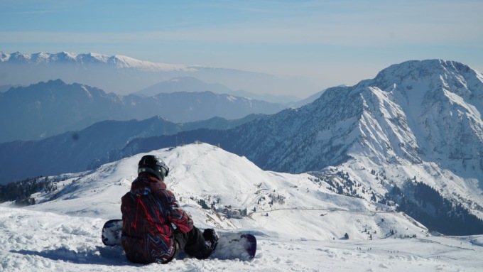 Fa troppo caldo, costretti a chiudere gli impianti: non si può sciare
