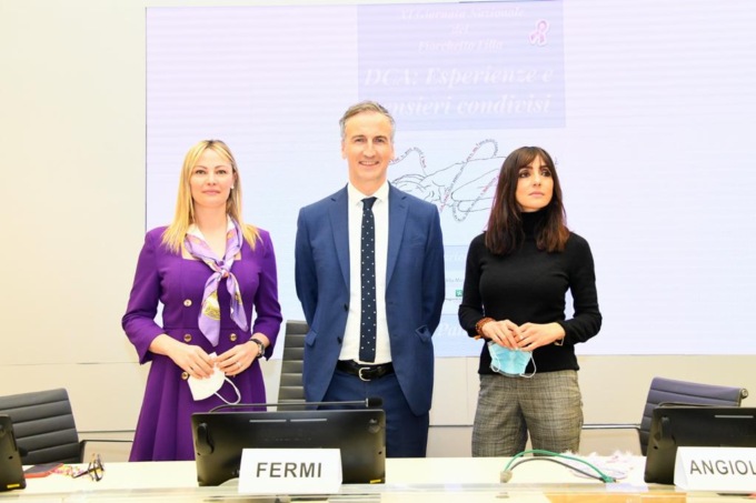 “Fiocchetto Lilla” a Palazzo Pirelli con la bresciana Simona Tironi e Ambra Angiolini