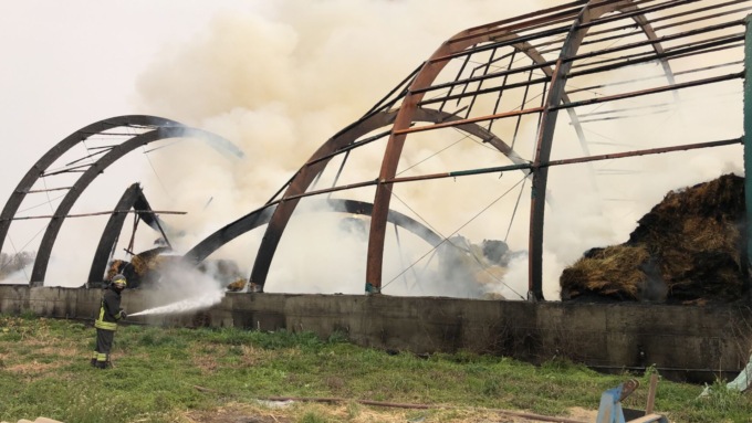 In fiamme un fienile di Roccafranca: sul posto i Vigili del Fuoco