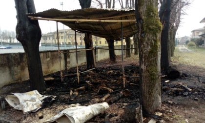 Distrutta da un incendio la capanna degli Alpini di Rovato