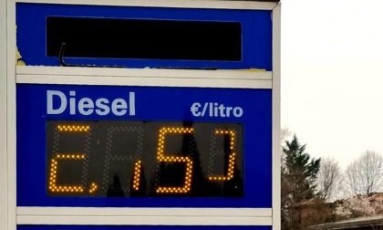 Controlli nei distributori di Coccaglio e Cologne: sanzioni per 10mila euro