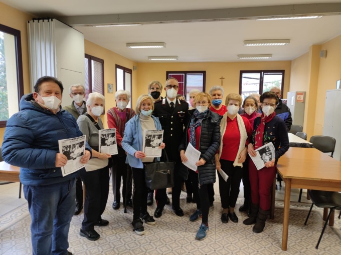 Come prevenire le truffe, i Carabinieri incontrano gli anziani