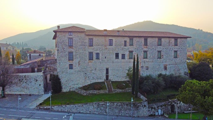 La famiglia Anessi vuol donare al Comune metà del Castello del Carmagnola