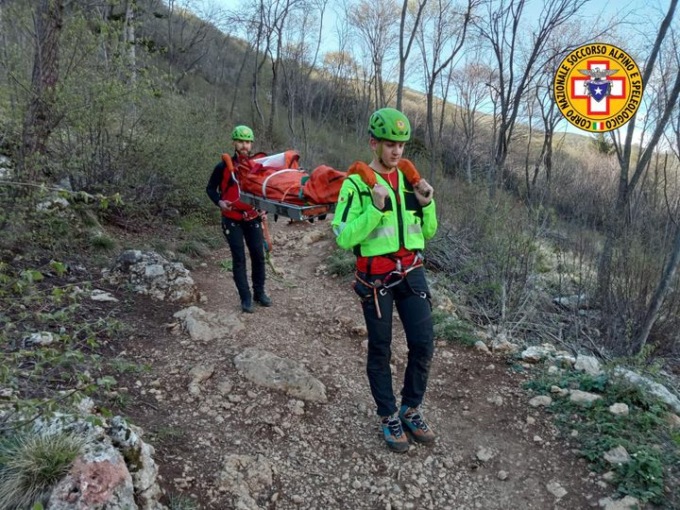 Si infortuna durante l’escursione, l’intervento del Cnsas