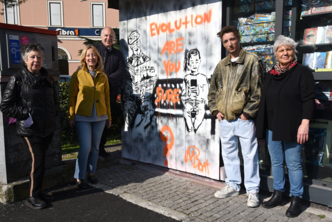 La Street Art coinvolge l’edicola di piazzale Garibaldi