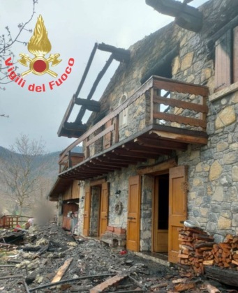 A fuoco un’abitazione a Irma, operazioni di spegnimento concluse