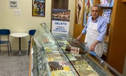 La gelateria "Smeralda" conosciuta come "La Greca" un tempo a Salò ora rivive in Grecia