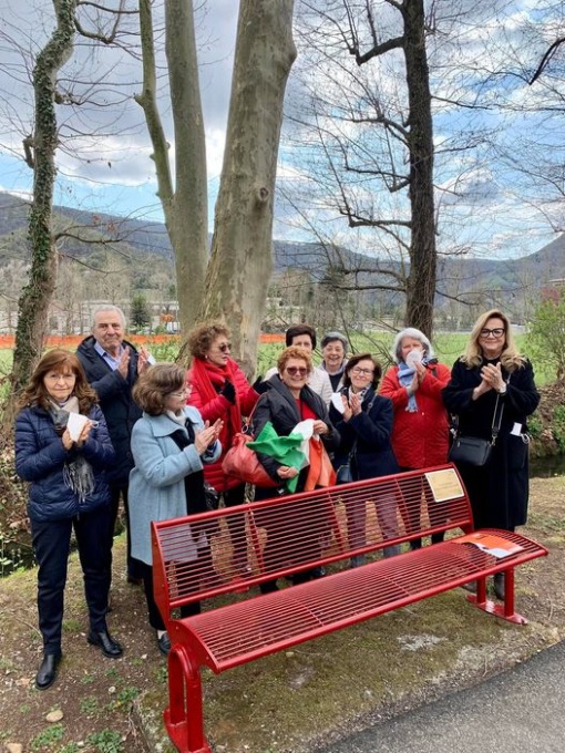 Ados Brescia Aps, inaugurata la panchina rossa