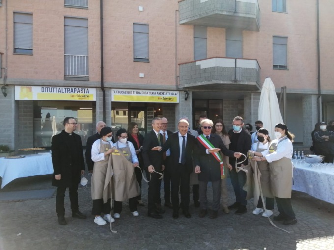 “Dituttaltrapasta”, inaugurato il pastificio che vedrà impiegati ragazzi diversamente abili