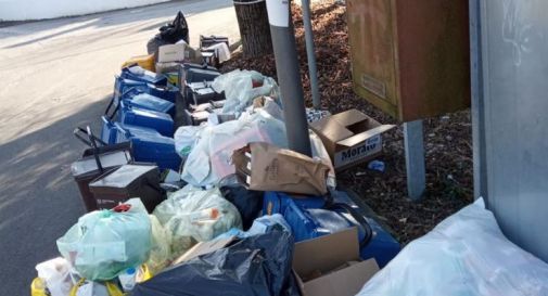 Abbandono illecito di rifiuti, diciannove le sanzioni emesse: in arrivo nuove telecamere