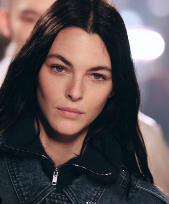 La top model bresciana Vittoria Ceretti infiamma il web con scatti mozzafiato