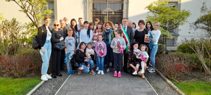 L’Amministrazione accoglie i profughi ucraini: “Speriamo che vi sentiate a casa”