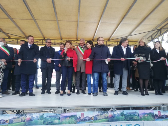 Taglio del nastro per la 131esima fiera Lombardia Carne