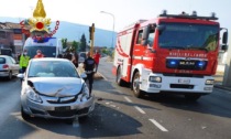 Incidente a Brescia, tre persone coinvolte: l'intervento dei Vigili del Fuoco